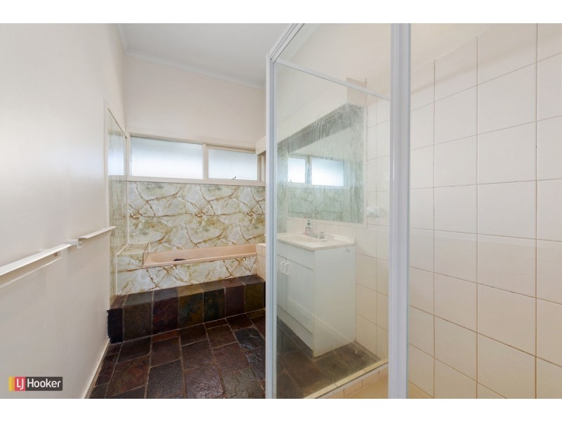 4 Jetty Road, Lakes Entrance VIC 3909