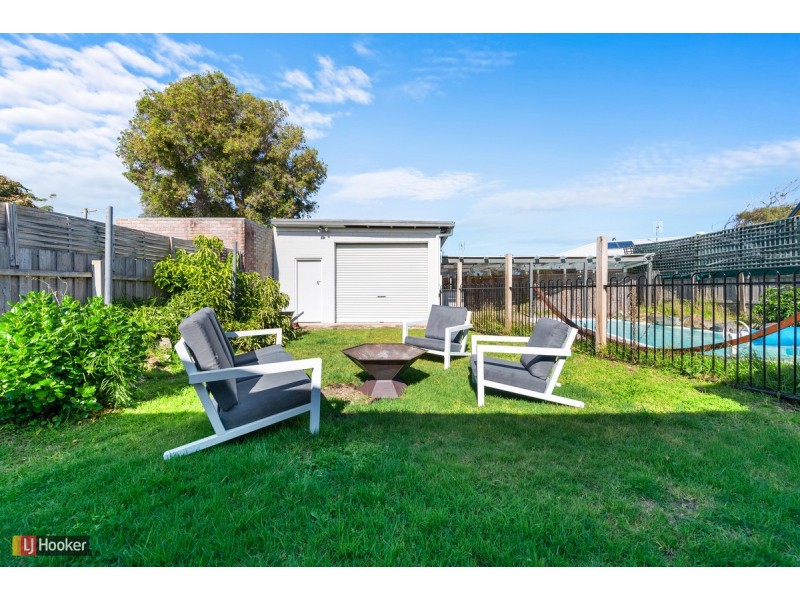 4 Jetty Road, Lakes Entrance VIC 3909