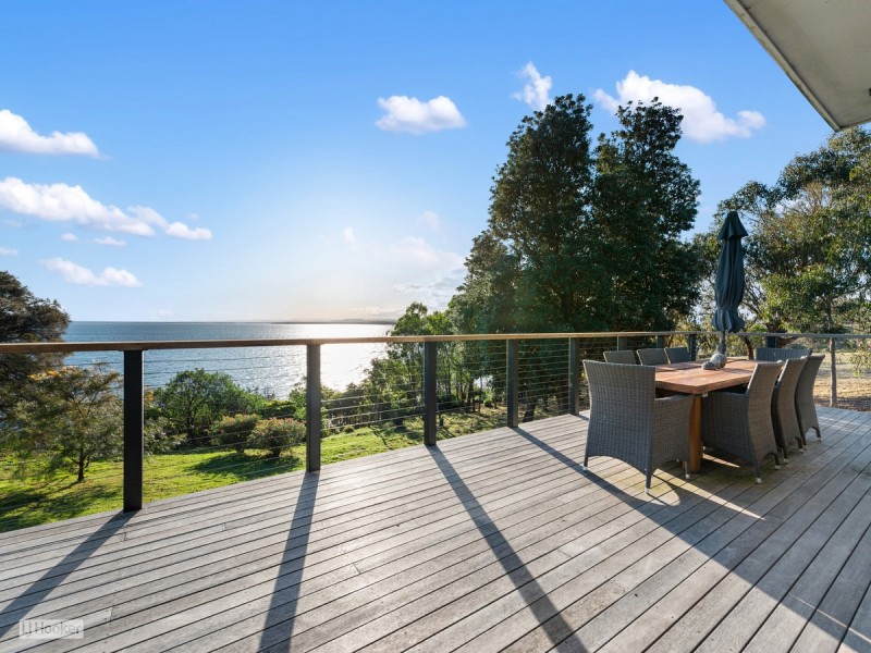 16 Lands End Grove, Metung VIC 3904