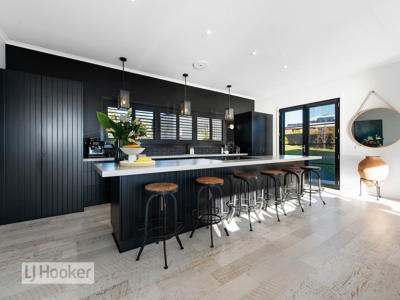 16 Lands End Grove, Metung VIC 3904