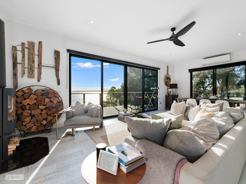 16 Lands End Grove, Metung VIC 3904