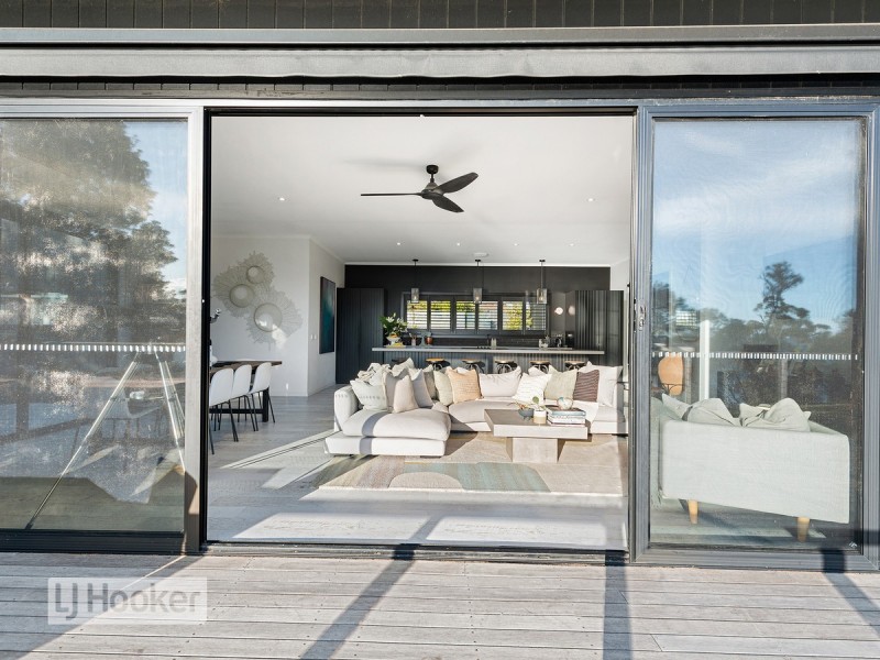 16 Lands End Grove, Metung VIC 3904