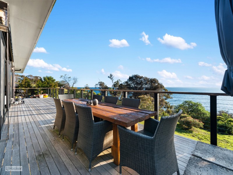 16 Lands End Grove, Metung VIC 3904