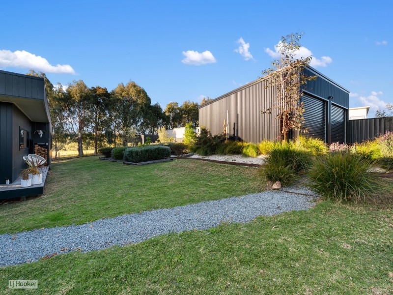 16 Lands End Grove, Metung VIC 3904
