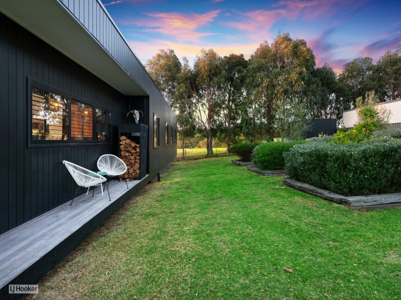 16 Lands End Grove, Metung VIC 3904