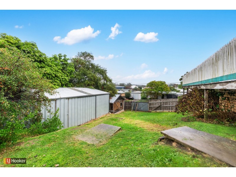 8 Sudings Road, Lakes Entrance VIC 3909