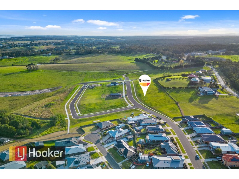 28 Lawson Drive, Lakes Entrance VIC 3909