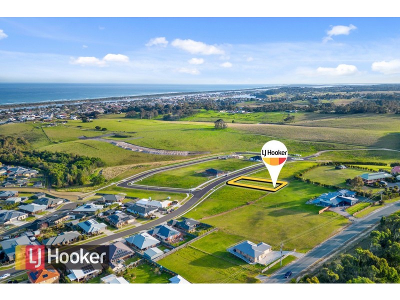 28 Lawson Drive, Lakes Entrance VIC 3909
