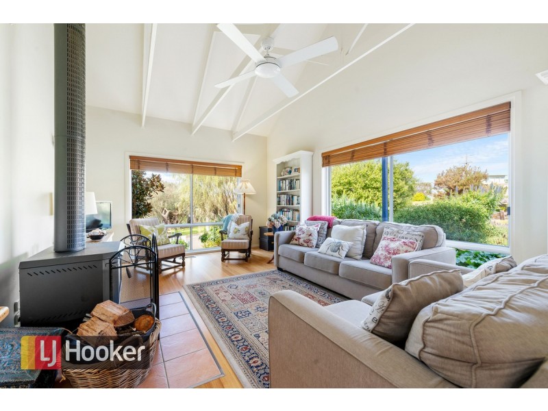 55 Lakeside Drive, Lake Tyers Beach VIC 3909