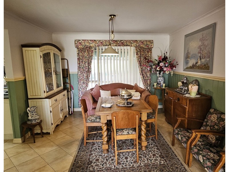 11 Morkham Crt, Lakes Entrance VIC 3909