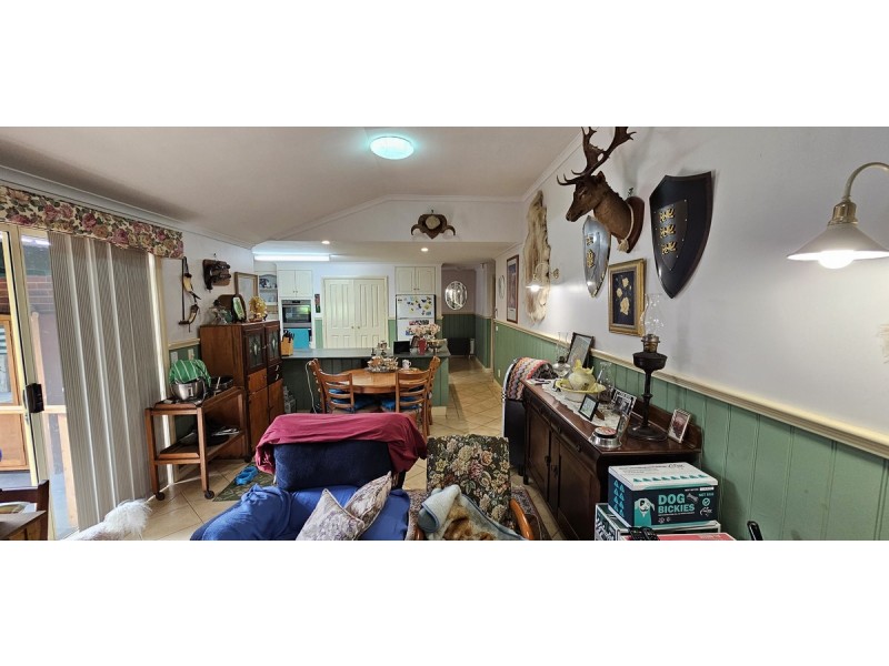 11 Morkham Crt, Lakes Entrance VIC 3909