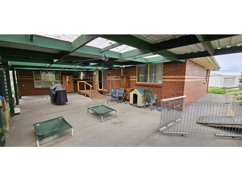 11 Morkham Crt, Lakes Entrance VIC 3909