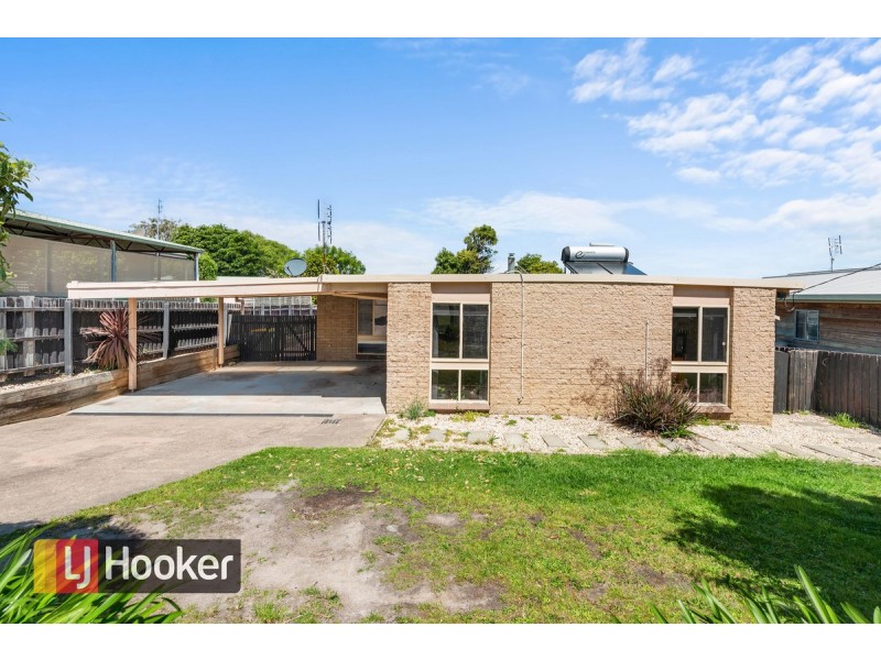 41 Capes Road, Lakes Entrance VIC 3909