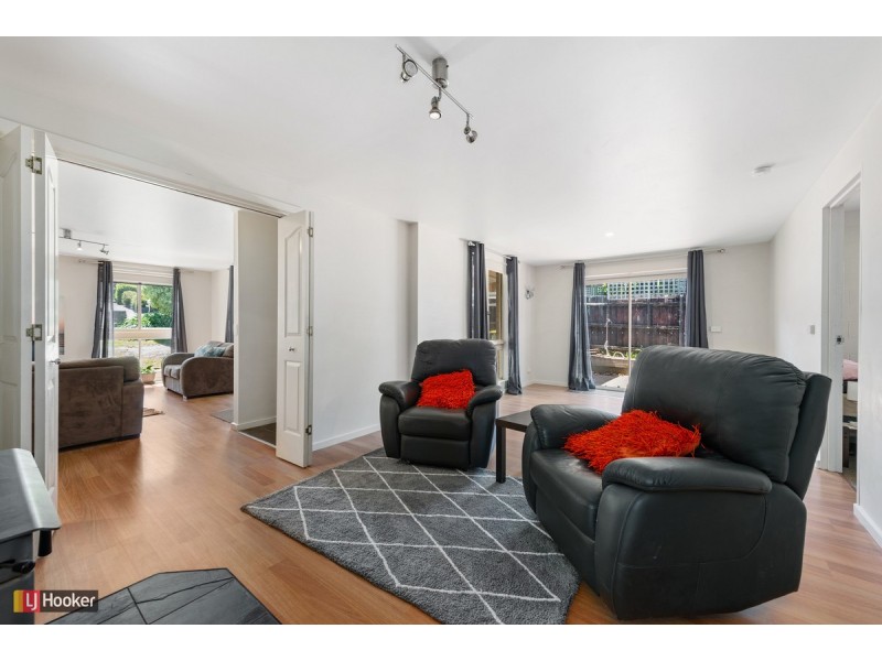 41 Capes Road, Lakes Entrance VIC 3909