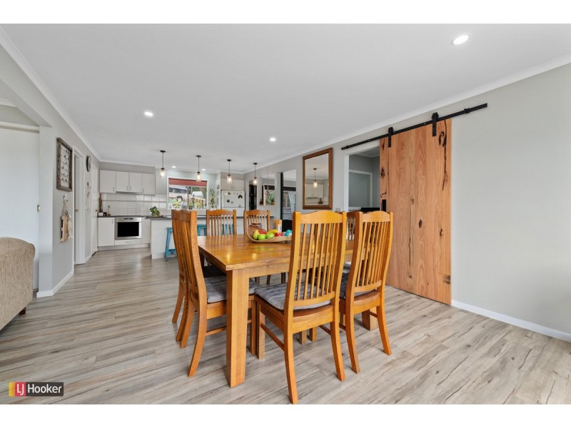 27 John Francis Court, Kalimna VIC 3909