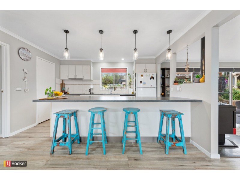 27 John Francis Court, Kalimna VIC 3909