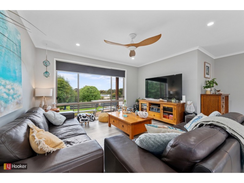 27 John Francis Court, Kalimna VIC 3909