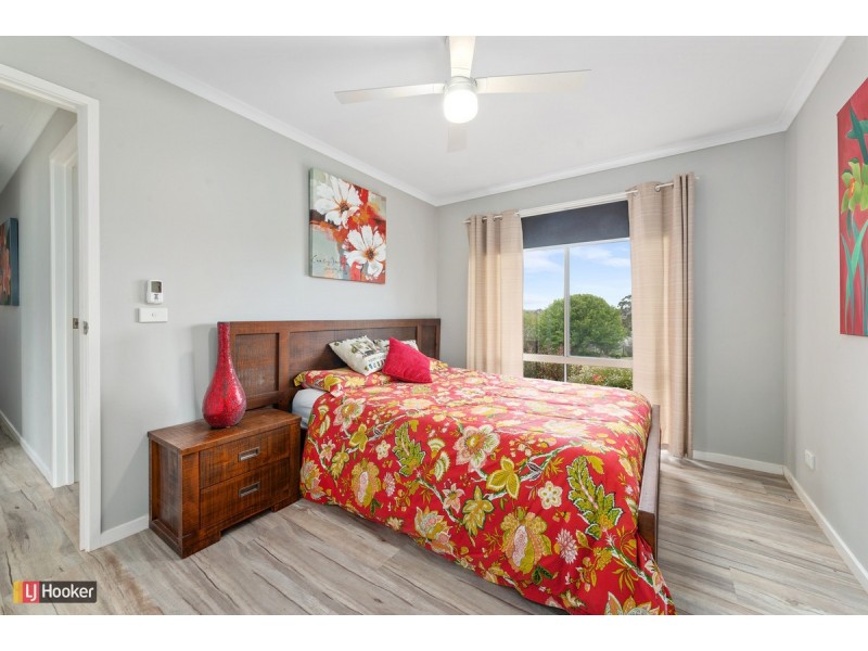 27 John Francis Court, Kalimna VIC 3909