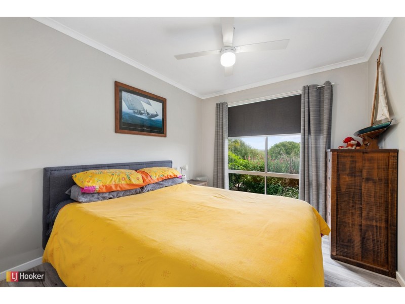 27 John Francis Court, Kalimna VIC 3909