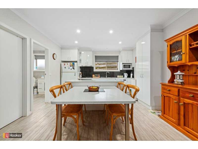 27 John Francis Court, Kalimna VIC 3909