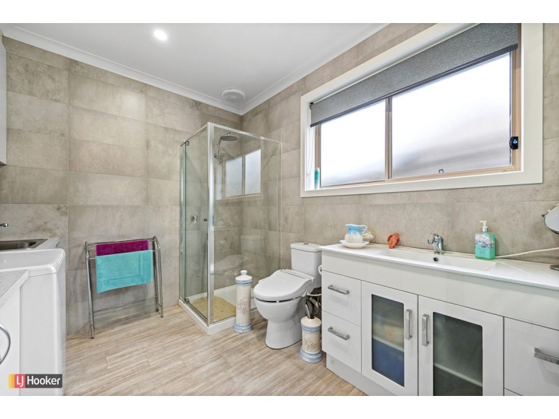 27 John Francis Court, Kalimna VIC 3909