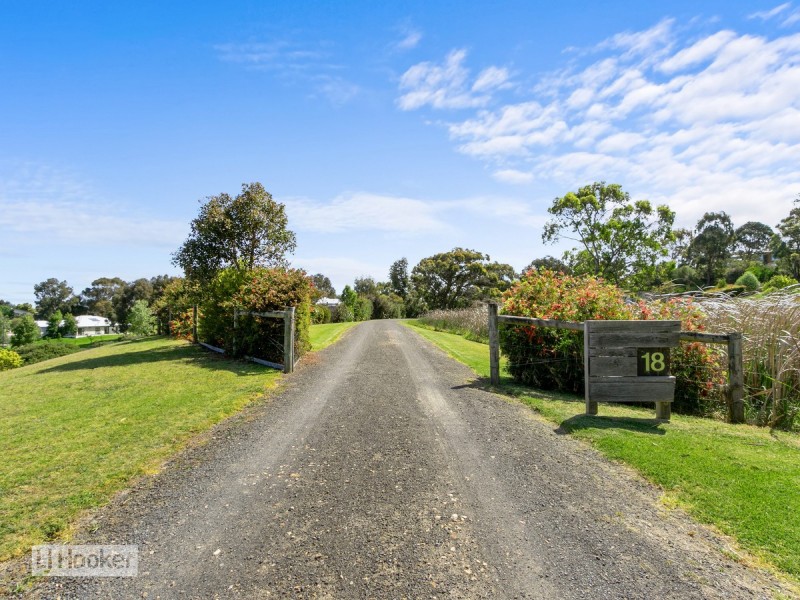 18 The Fields, Metung VIC 3904