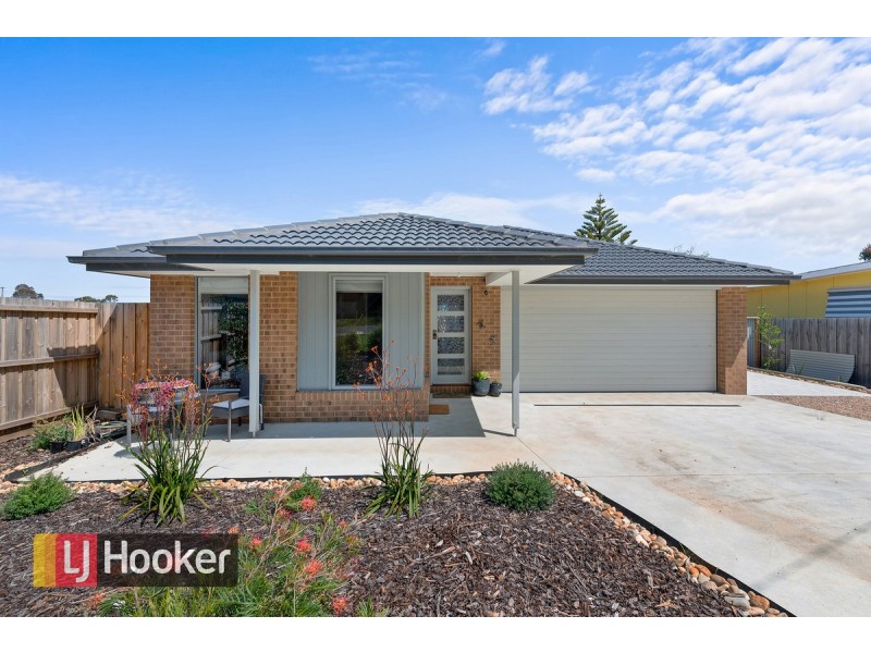 18 Golf Links Road, Lakes Entrance VIC 3909
