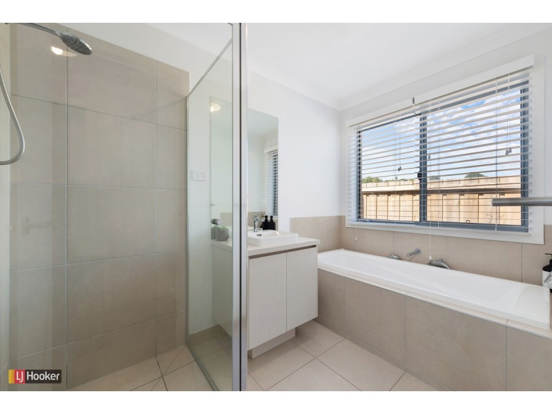 18 Golf Links Road, Lakes Entrance VIC 3909