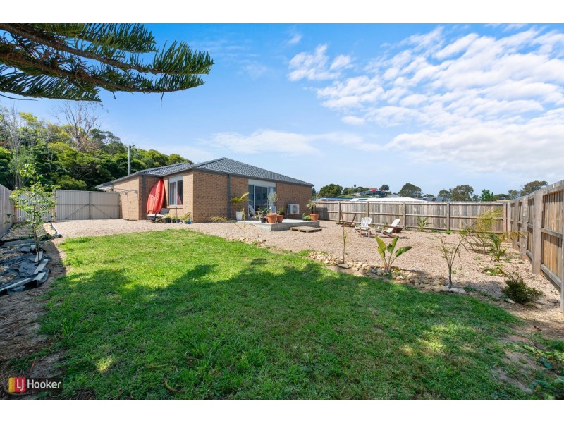 18 Golf Links Road, Lakes Entrance VIC 3909