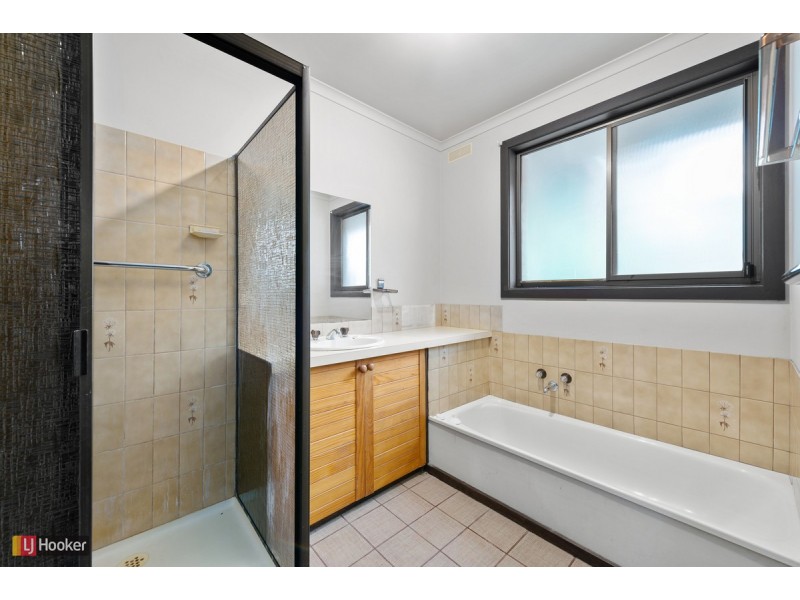 5 Nautilus Way, Lakes Entrance VIC 3909