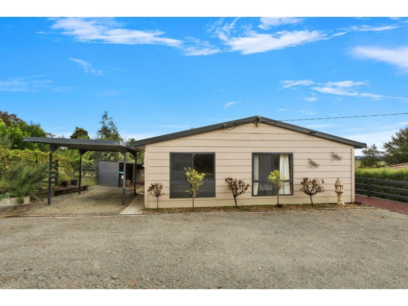 12 Neals Road, Metung VIC 3904