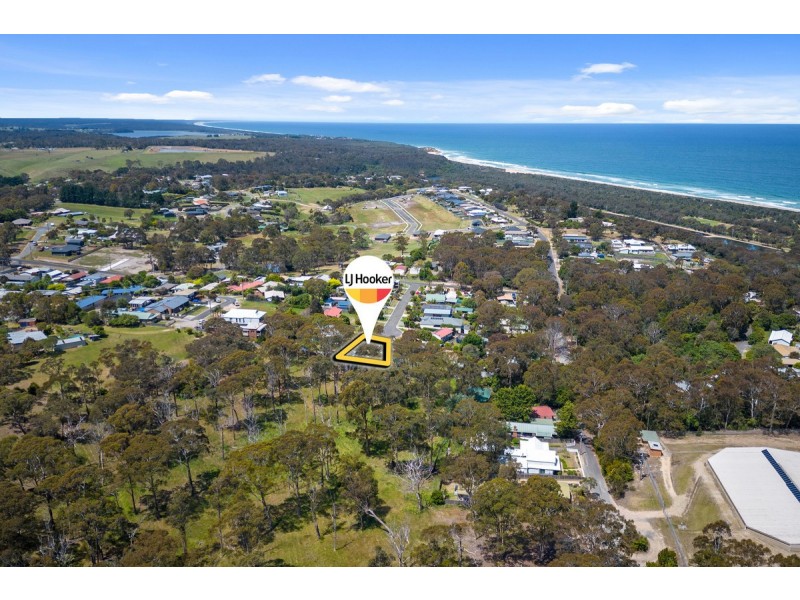 15 Christopher Court, Lakes Entrance VIC 3909