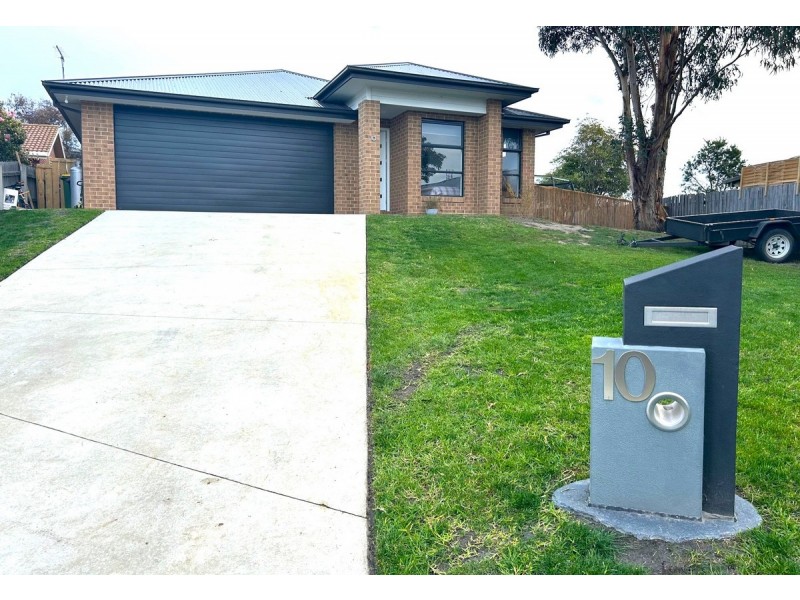 10 Margaret Court, Kalimna VIC 3909
