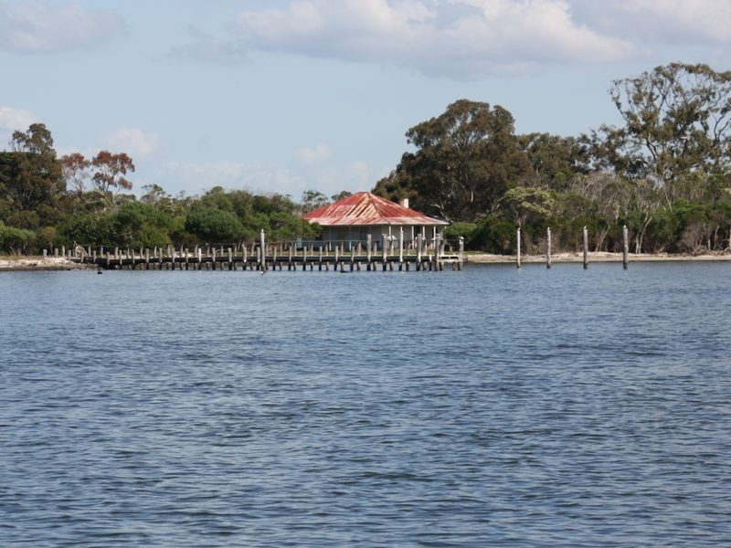 CA Base 11 Boole Poole, Metung VIC 3904