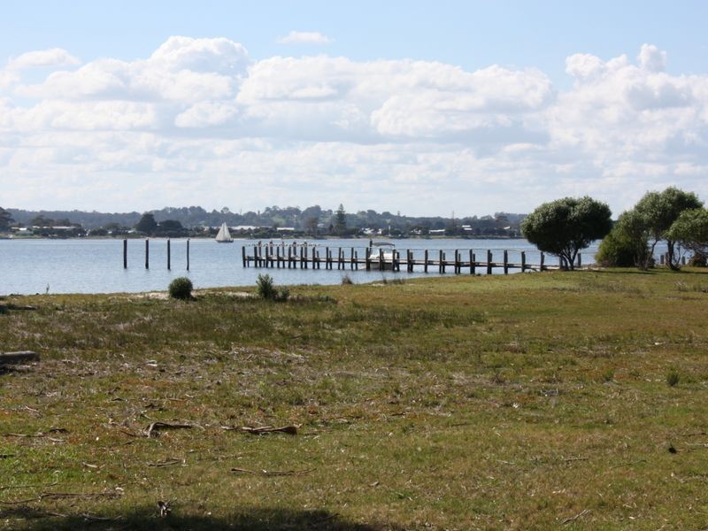 CA Base 11 Boole Poole, Metung VIC 3904