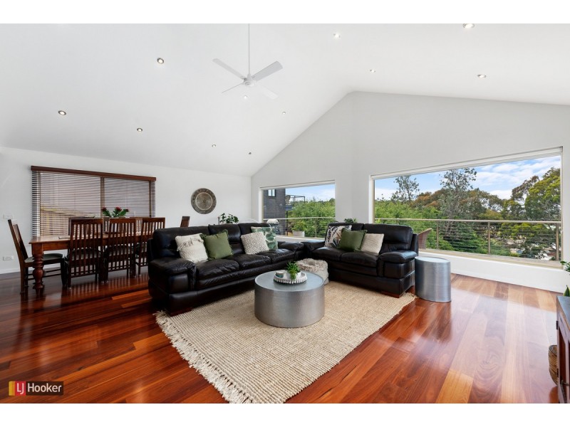 13 Outlook Avenue, Lakes Entrance VIC 3909