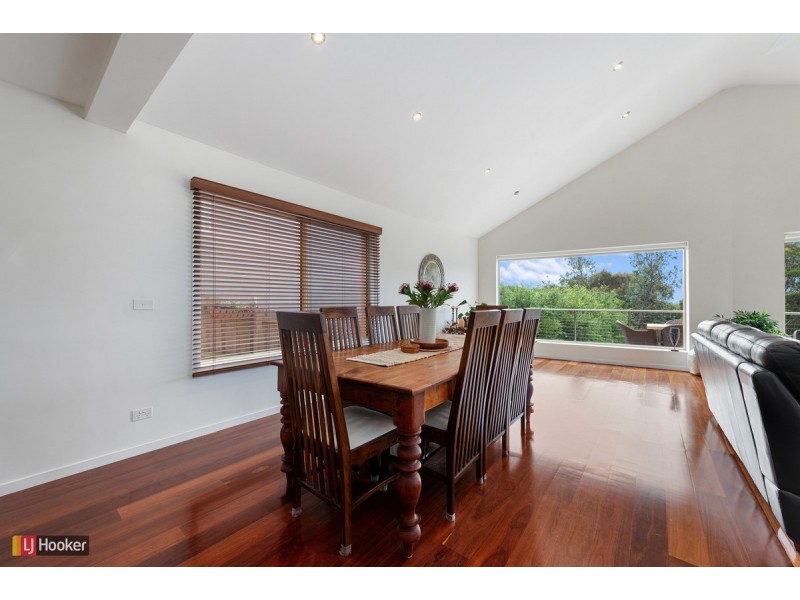 13 Outlook Avenue, Lakes Entrance VIC 3909