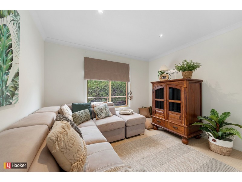 13 Outlook Avenue, Lakes Entrance VIC 3909