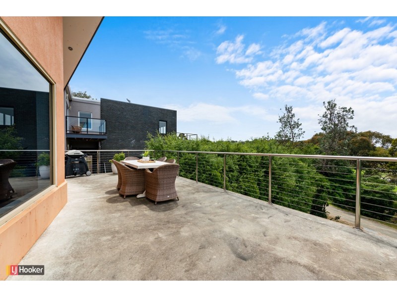 13 Outlook Avenue, Lakes Entrance VIC 3909