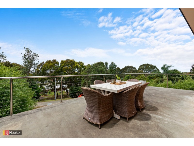 13 Outlook Avenue, Lakes Entrance VIC 3909