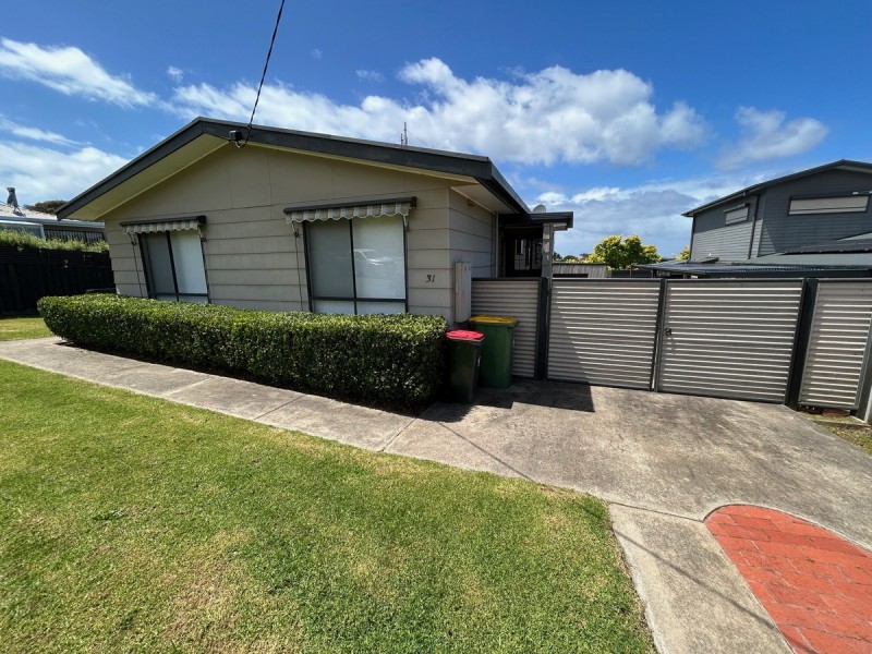 31 Lakeview Drive, Lakes Entrance VIC 3909