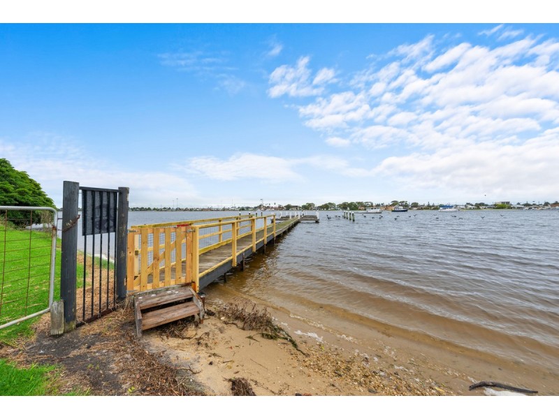 4 Cabarita Point, Kalimna VIC 3909