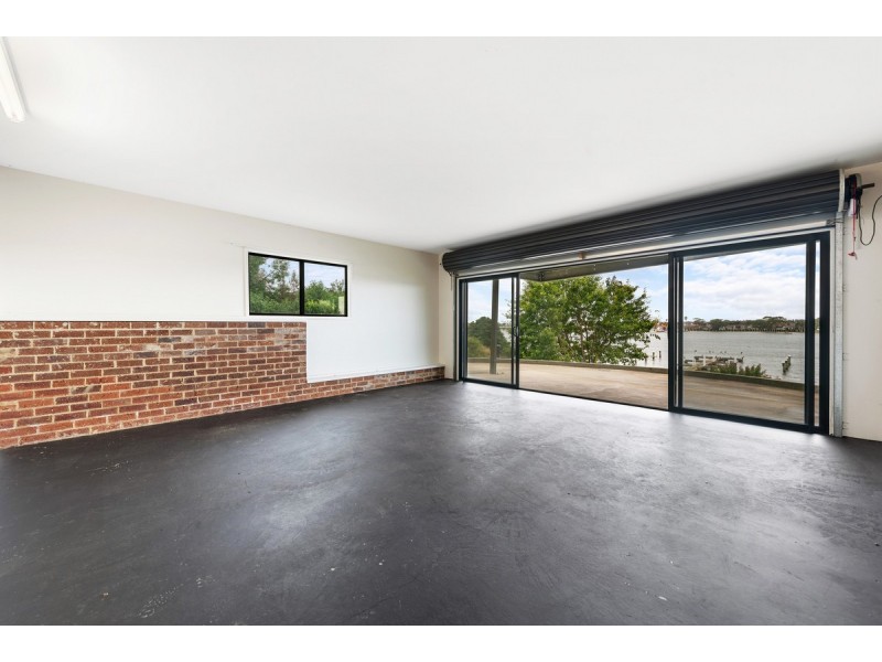 4 Cabarita Point, Kalimna VIC 3909