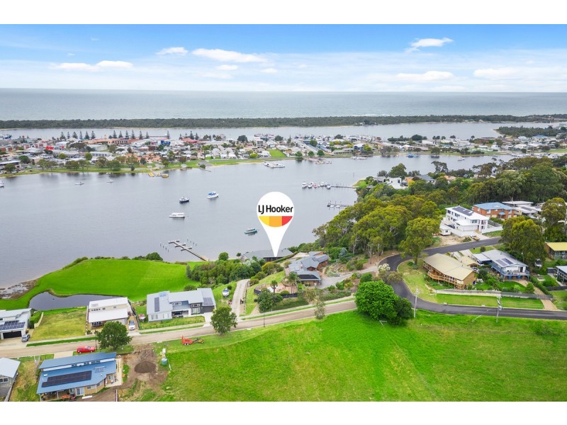4 Cabarita Point, Kalimna VIC 3909