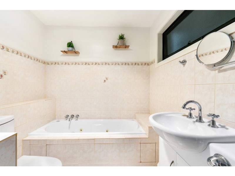 1/9-11 Kurnai Avenue, Metung VIC 3904