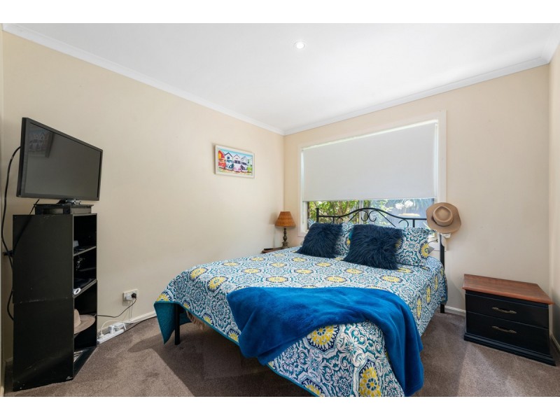 11 Hillcrest Rise, Lakes Entrance VIC 3909