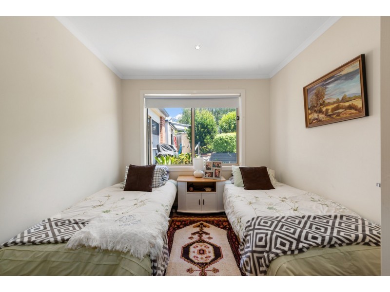 11 Hillcrest Rise, Lakes Entrance VIC 3909