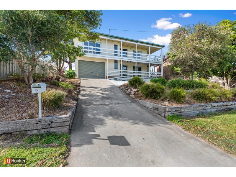 3 Uplands Avenue, Lakes Entrance VIC 3909