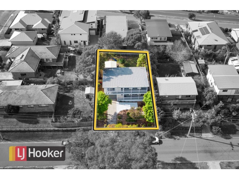 3 Uplands Avenue, Lakes Entrance VIC 3909