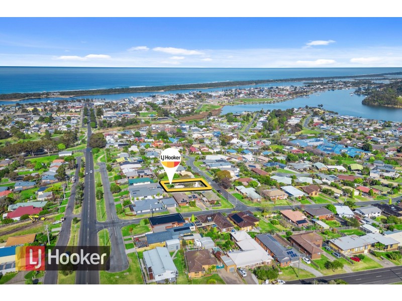 3 Uplands Avenue, Lakes Entrance VIC 3909